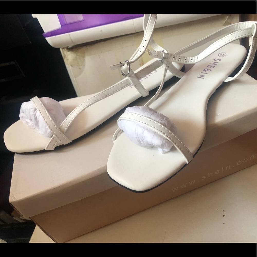 White she & in flats